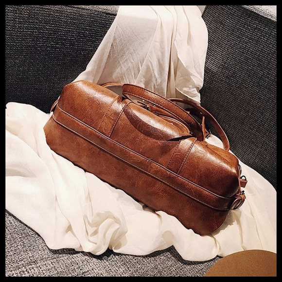 Elegant Brown Leather Crossbody Bag - Picture 6 of 8